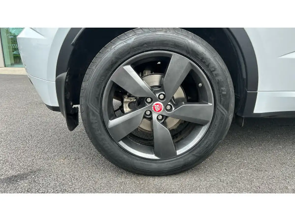 2019-jaguar-e-pace-20-i4d-chequered-flag-180ps-big-28