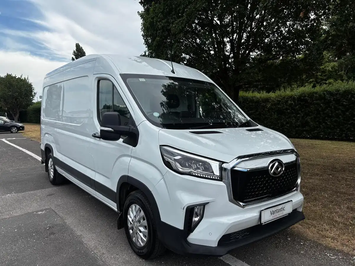 2022-maxus-e-deliver-9-e-lh-515kwh-big-23