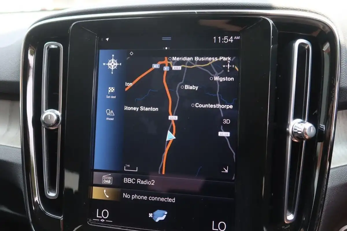 2021-volvo-xc40-15-t3-inscription-161bhp-auto-big-18