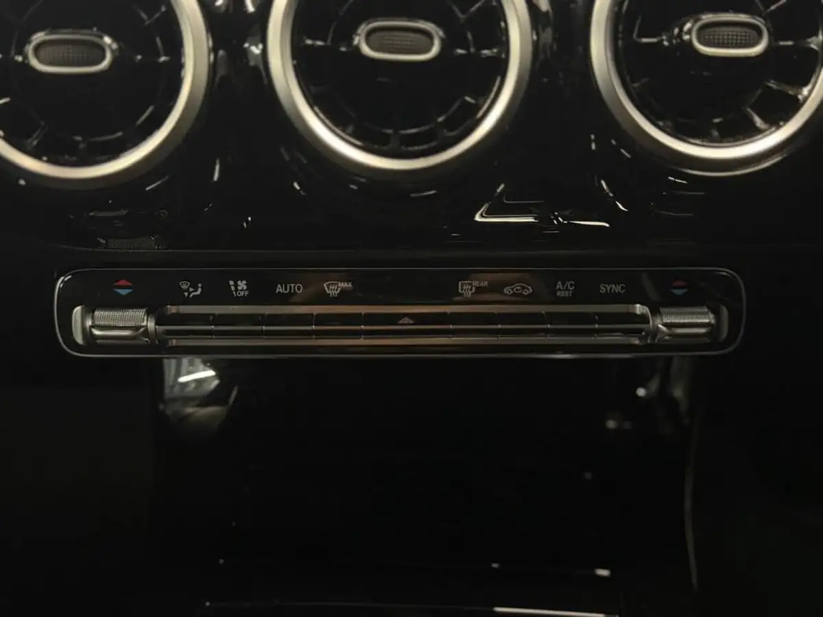 2018-mercedes-benz-a-class-20-a250-amg-line-ss-big-25