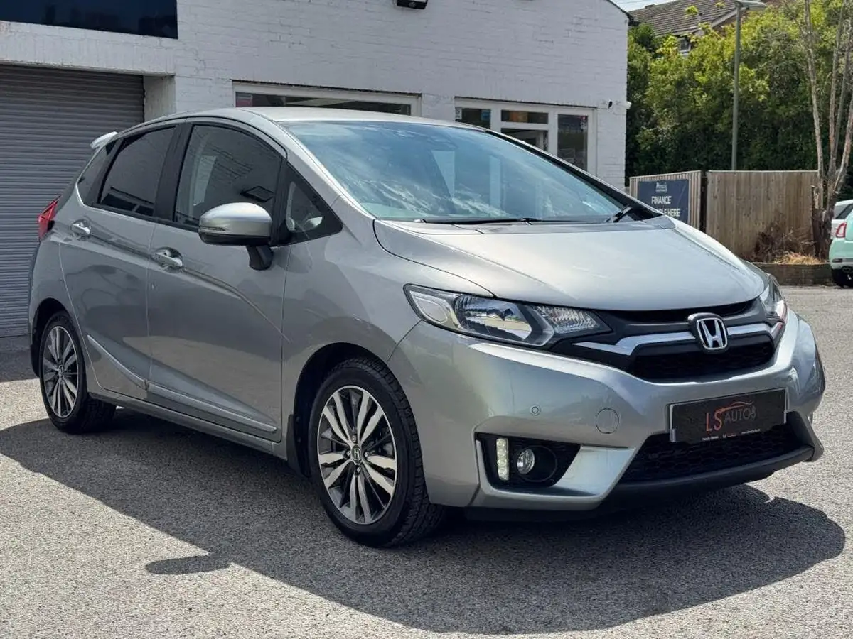 2016-honda-jazz-13-i-vtec-ex-navi-cvt-big-1