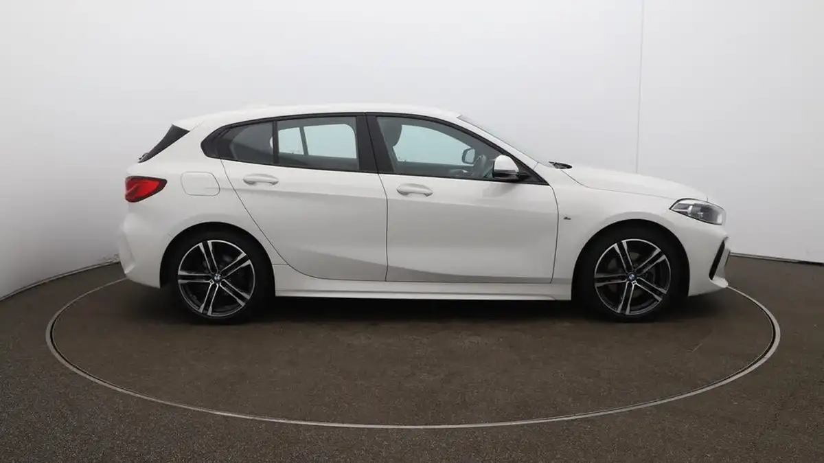 2022-bmw-1-series-15-118i-m-sport-lcp-big-48