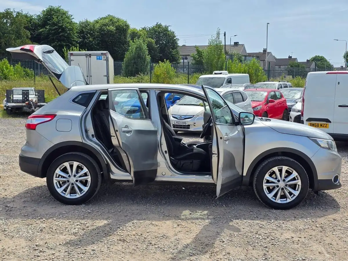 2017-nissan-qashqai-12-dig-t-acenta-smart-vision-packtech-pack-xtronic-cvt-big-14