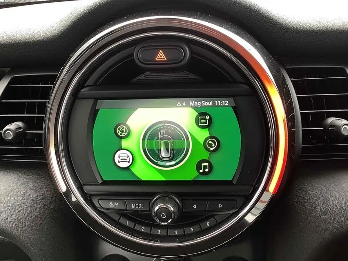 2021-mini-cooper-15-one-classic-series-ii-3d-big-3