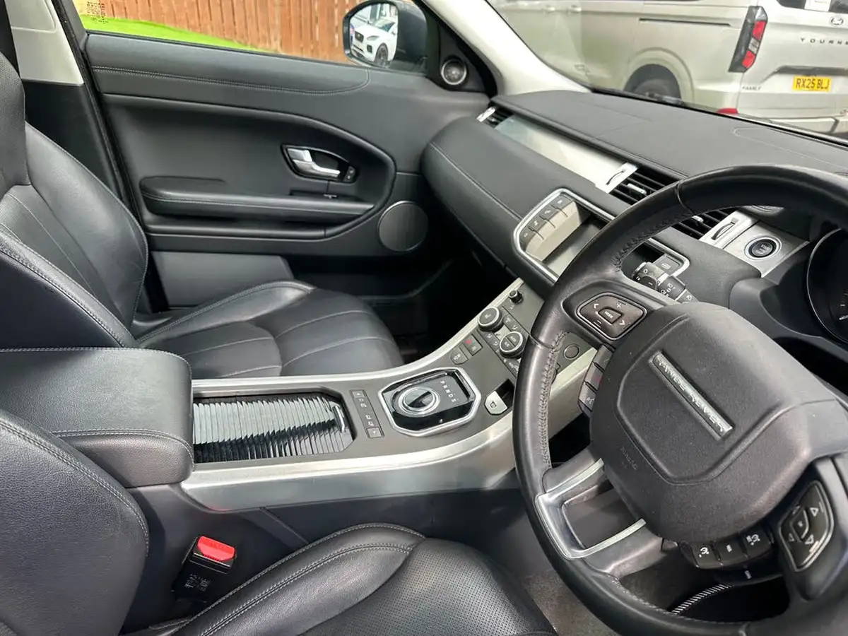 2017-land-rover-range-rover-evoque-20td4-se-tech-hatchback-5d-auto-big-26