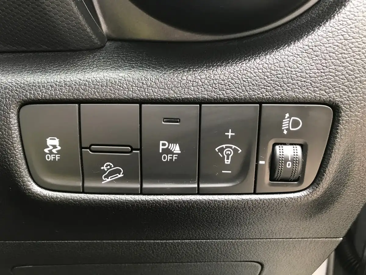 2022-hyundai-kona-10-t-gdi-se-connect-big-28