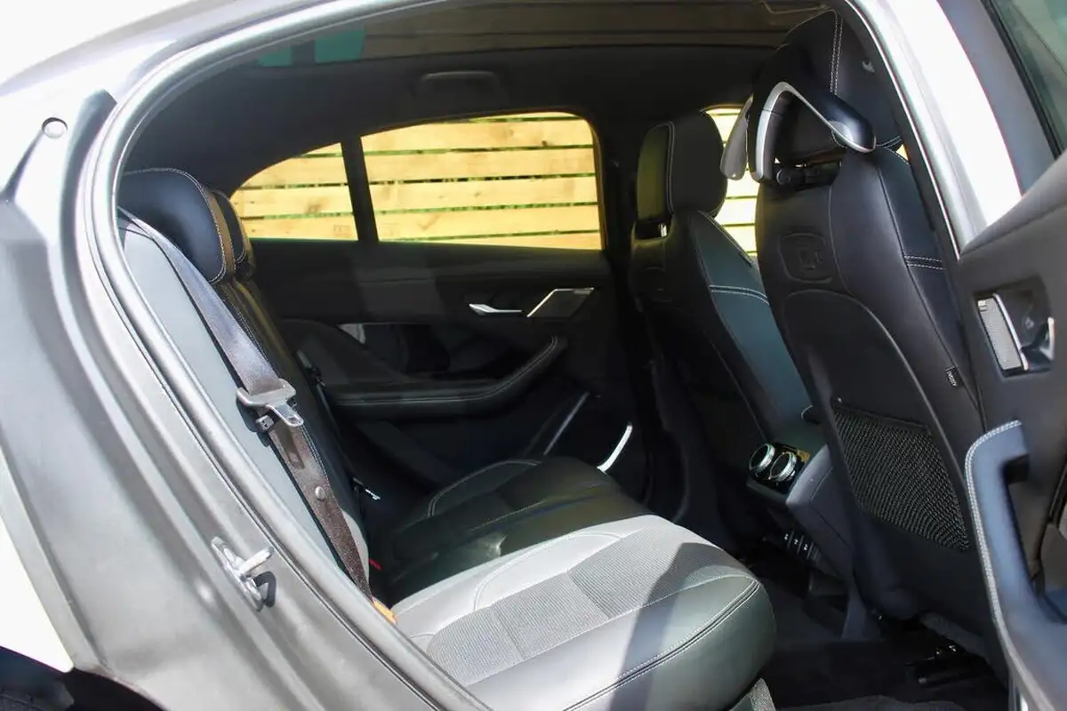 2019-jaguar-i-pace-ev400-hse-big-10