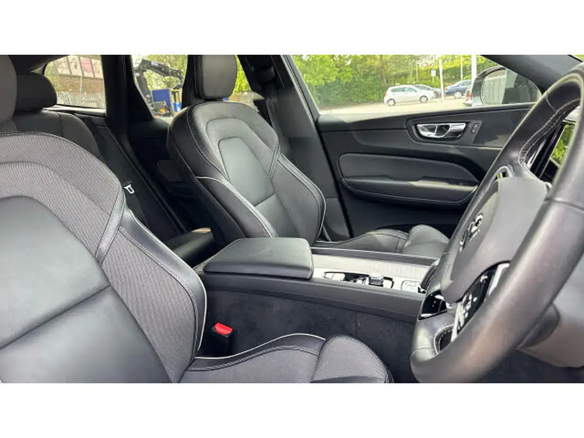 2021-volvo-xc60-20td-b4-r-design-big-8