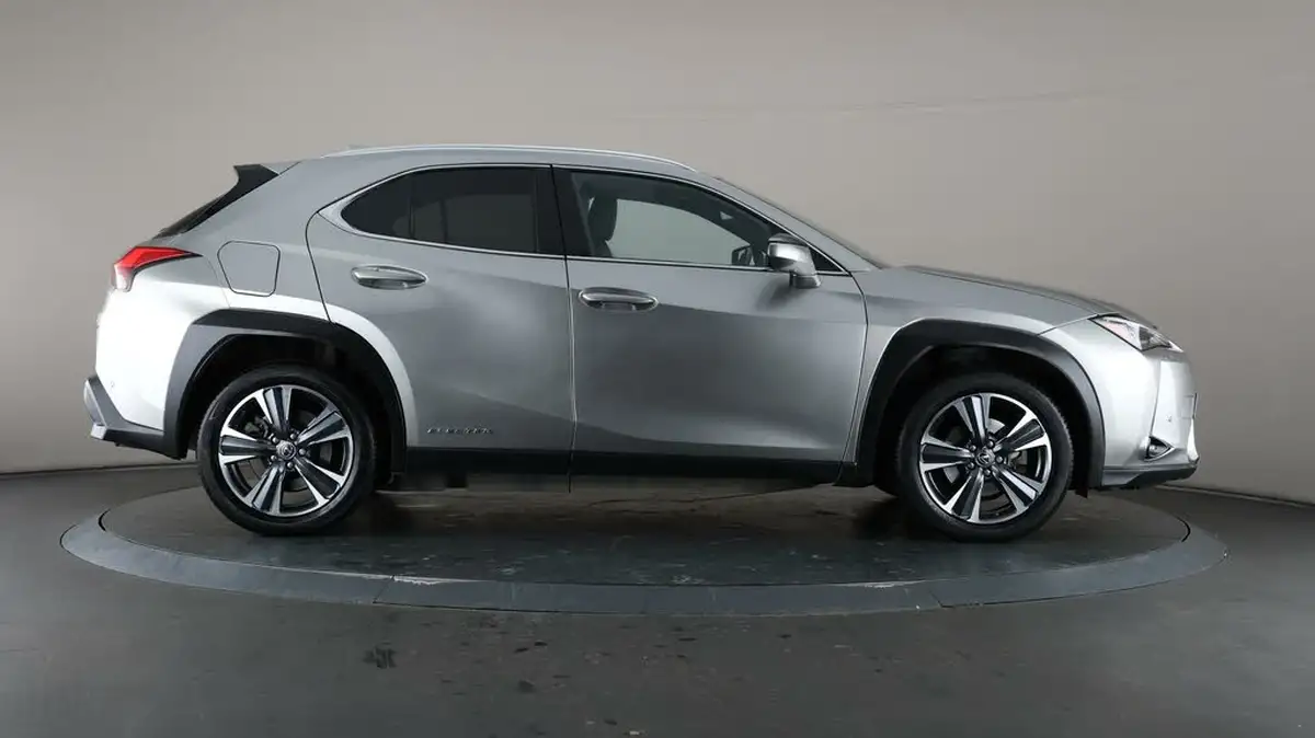 2021-lexus-ux-300e-e-ux-big-58