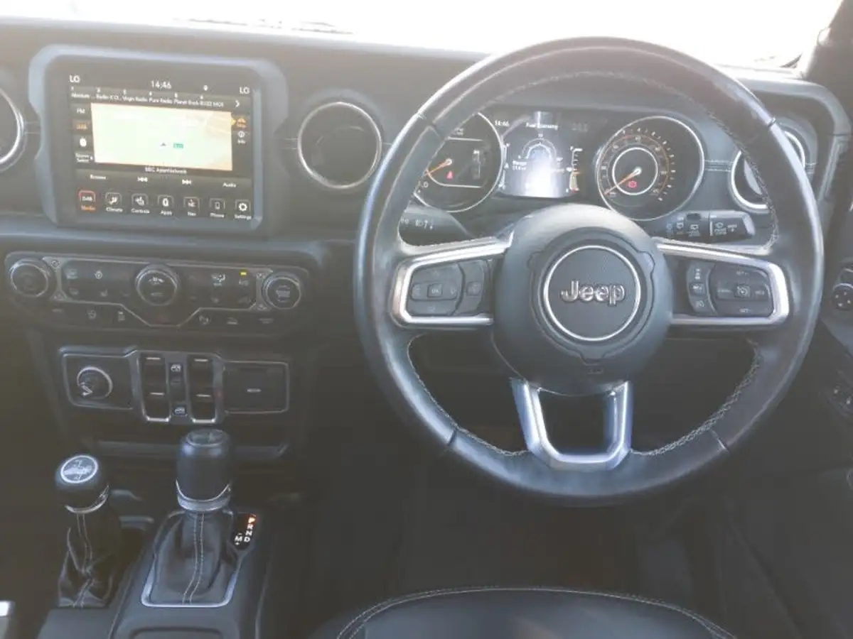 2022-jeep-wrangler-20-gme-overland-5d-big-6