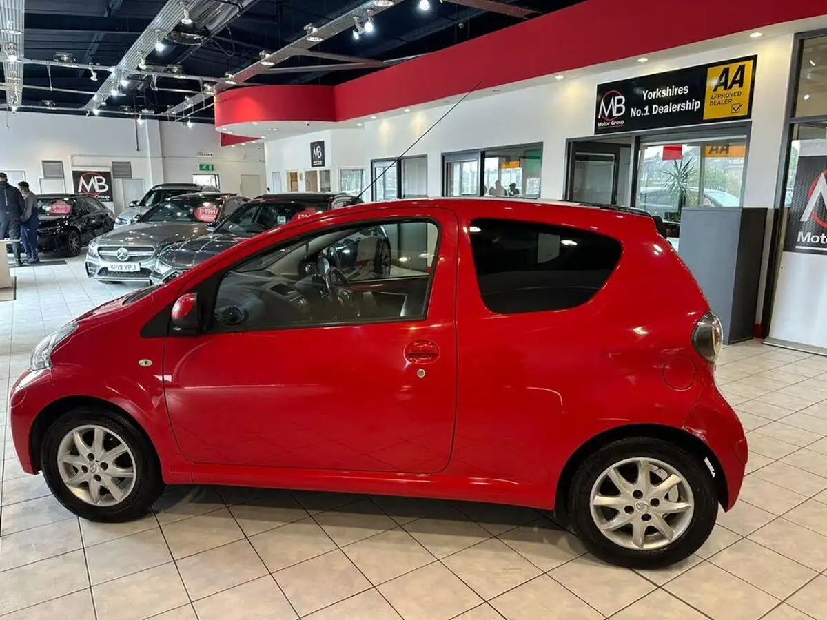 2013-toyota-aygo-10-mode-ac-3d-big-5