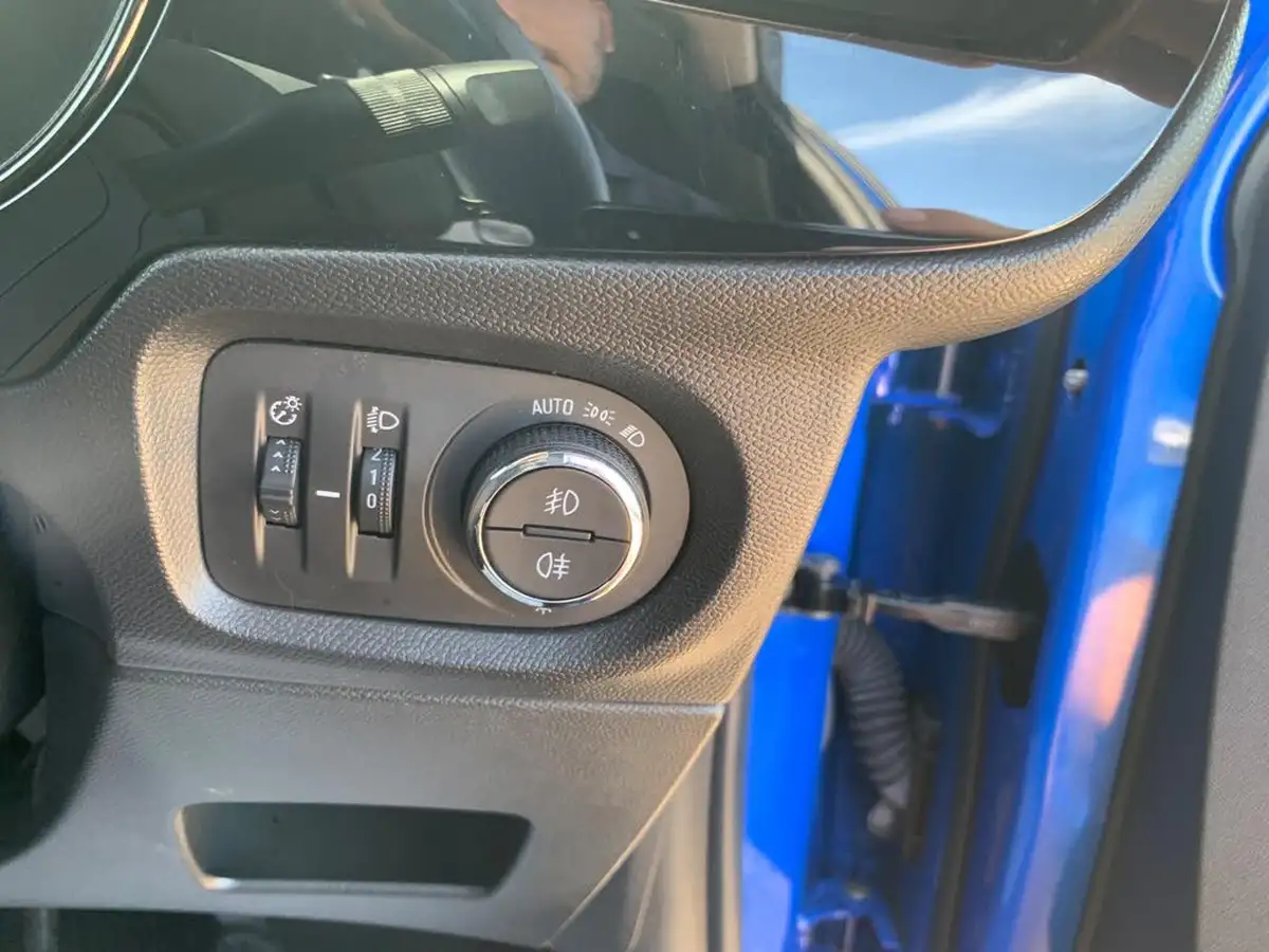2021-vauxhall-corsa-12-turbo-elite-nav-premium-auto-big-11