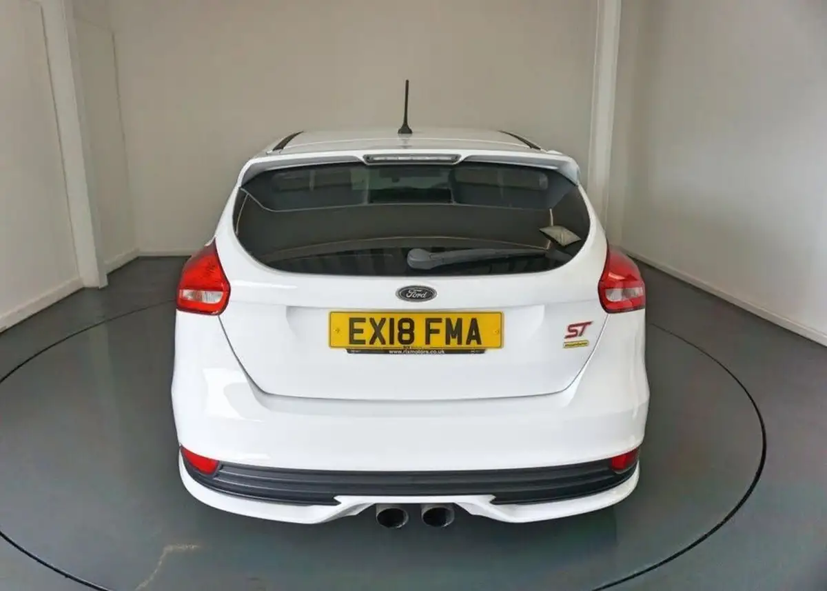 2018-ford-focus-20t-st2-hatchback-big-7