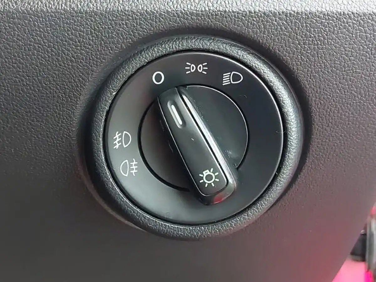 2016-skoda-citigo-10-mpi-colour-edition-5d-big-17