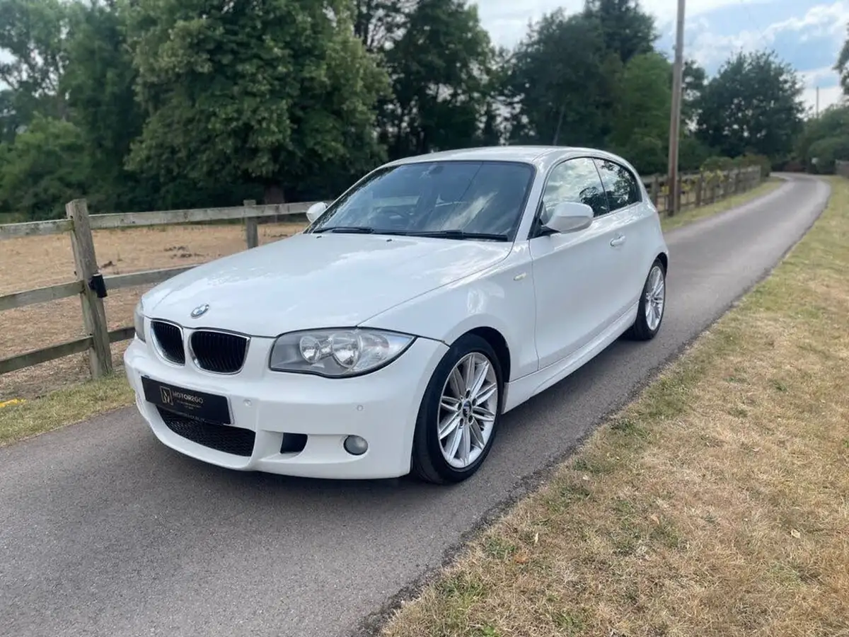 2011-bmw-1-series-20td-123d-m-sport-hatchback-3d-big-2