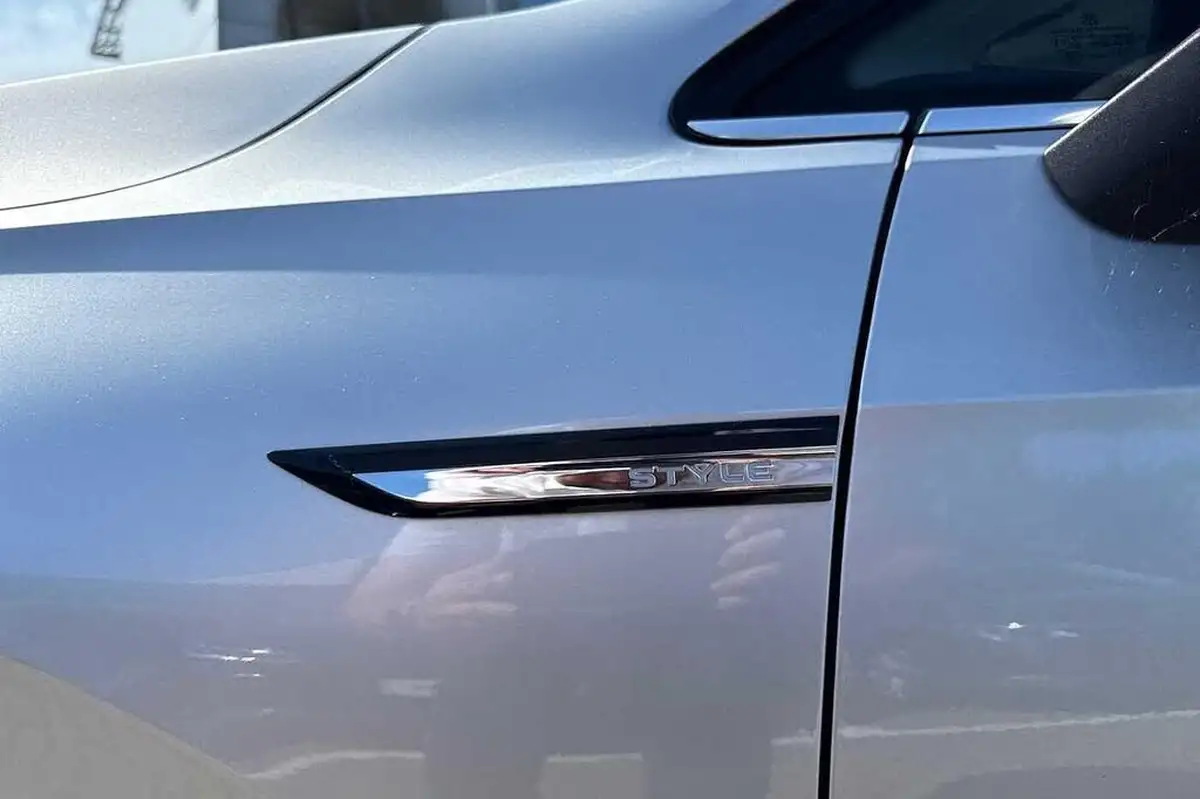 2022-volkswagen-golf-15-tsi-style-150ps-hatchback-big-26