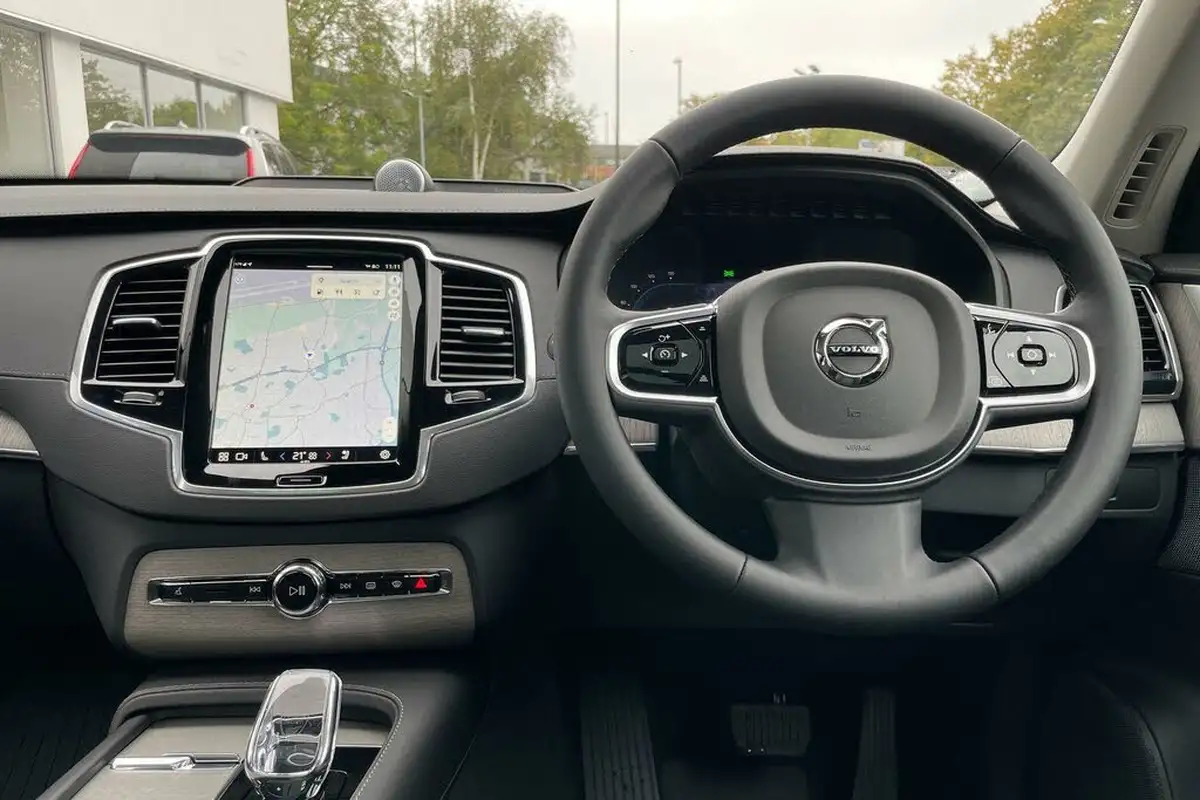 2024-volvo-xc90-20-b5-ultra-dark-big-32