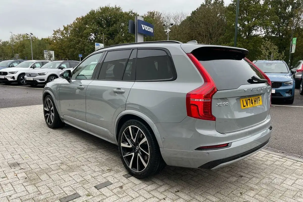 2024-volvo-xc90-20-b5-ultra-dark-big-8