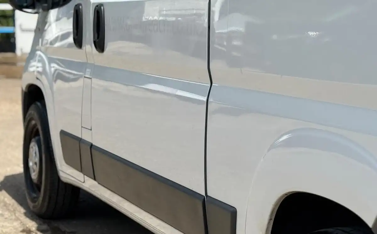 2017-fiat-ducato-20td-35-lh2-panel-big-28