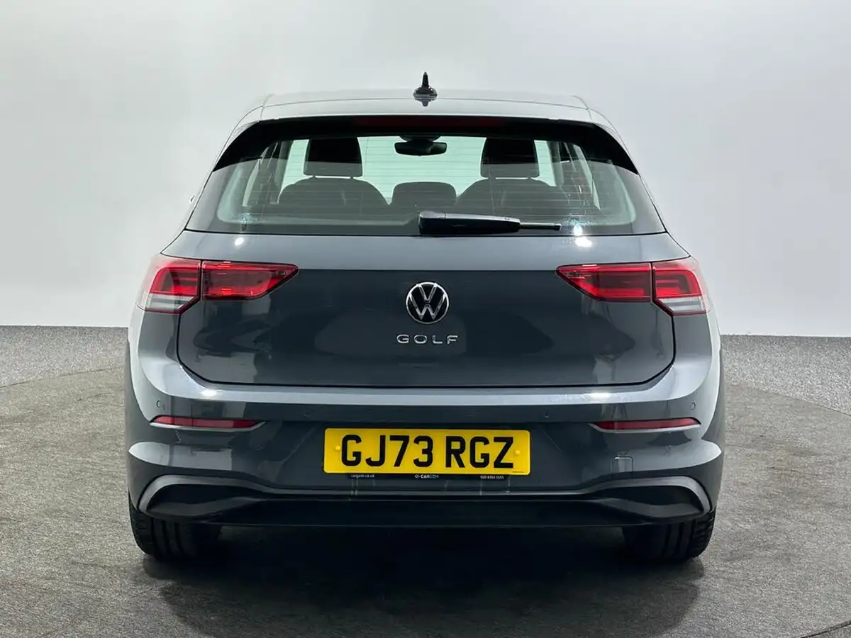 2023-volkswagen-golf-15-tsi-life-150ps-hatchback-big-6