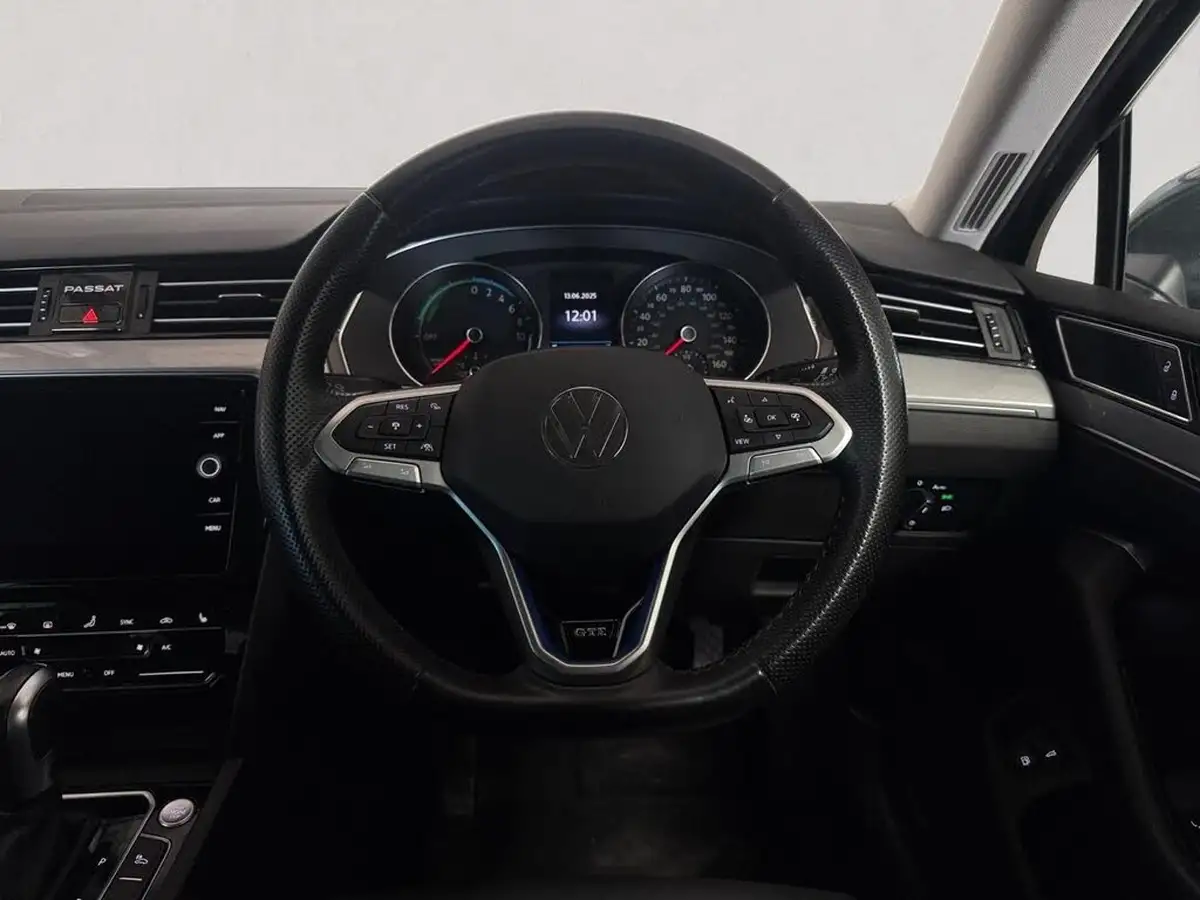 2021-volkswagen-passat-14-tsi-gte-saloon-4d-big-8