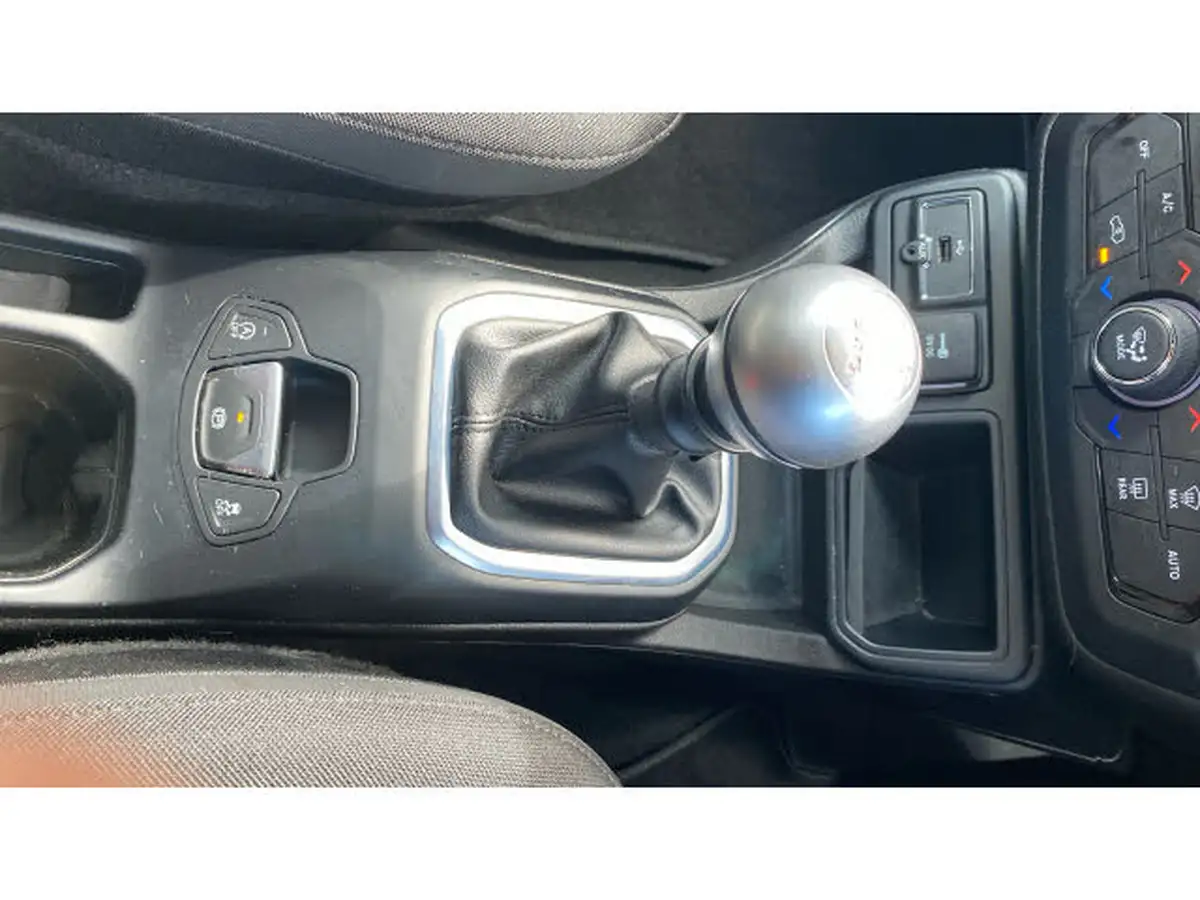 2020-jeep-renegade-10-gse-night-eagle-ii-big-25