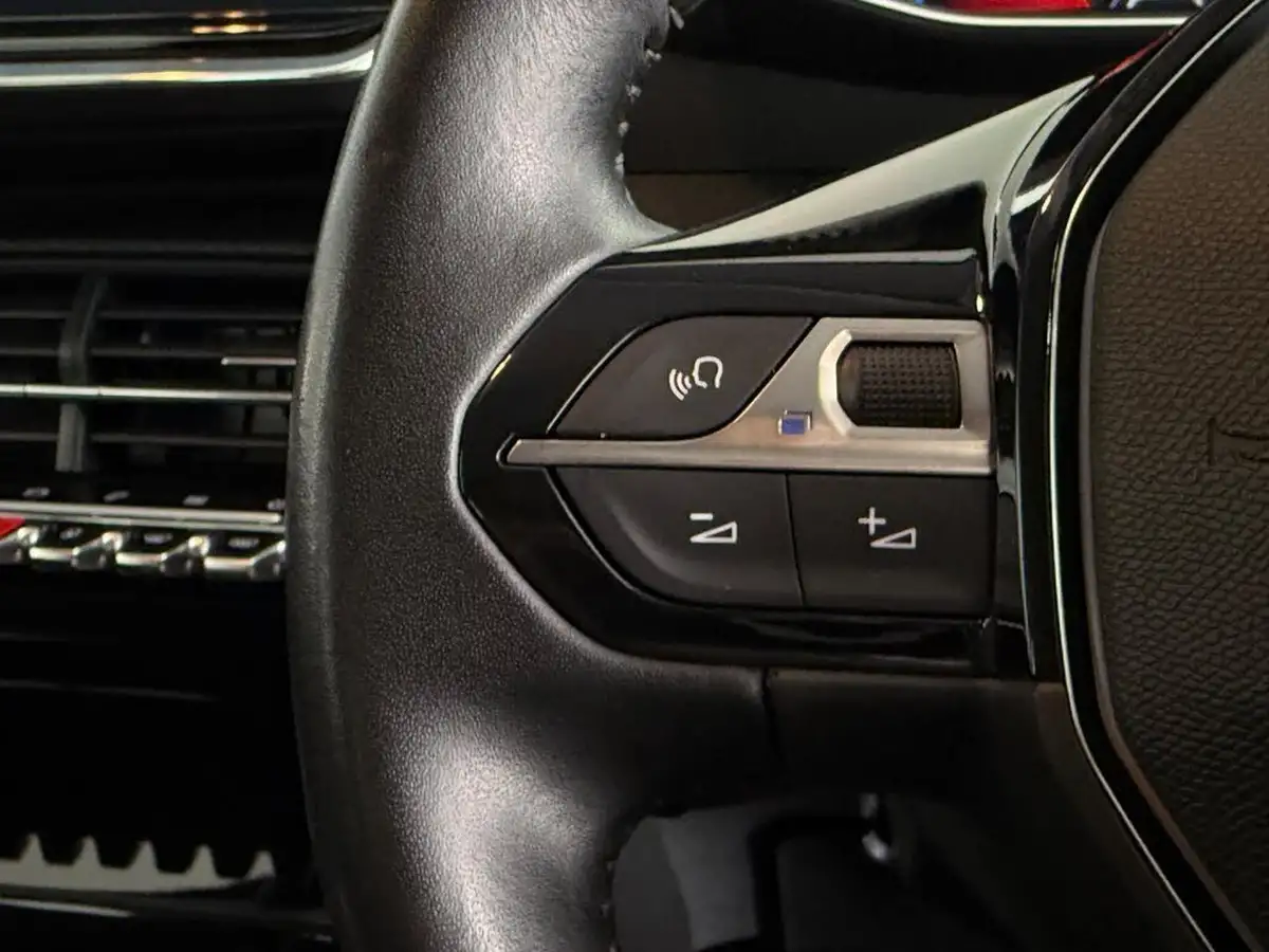 2020-peugeot-208-12-puretech-allure-100bhp-big-22