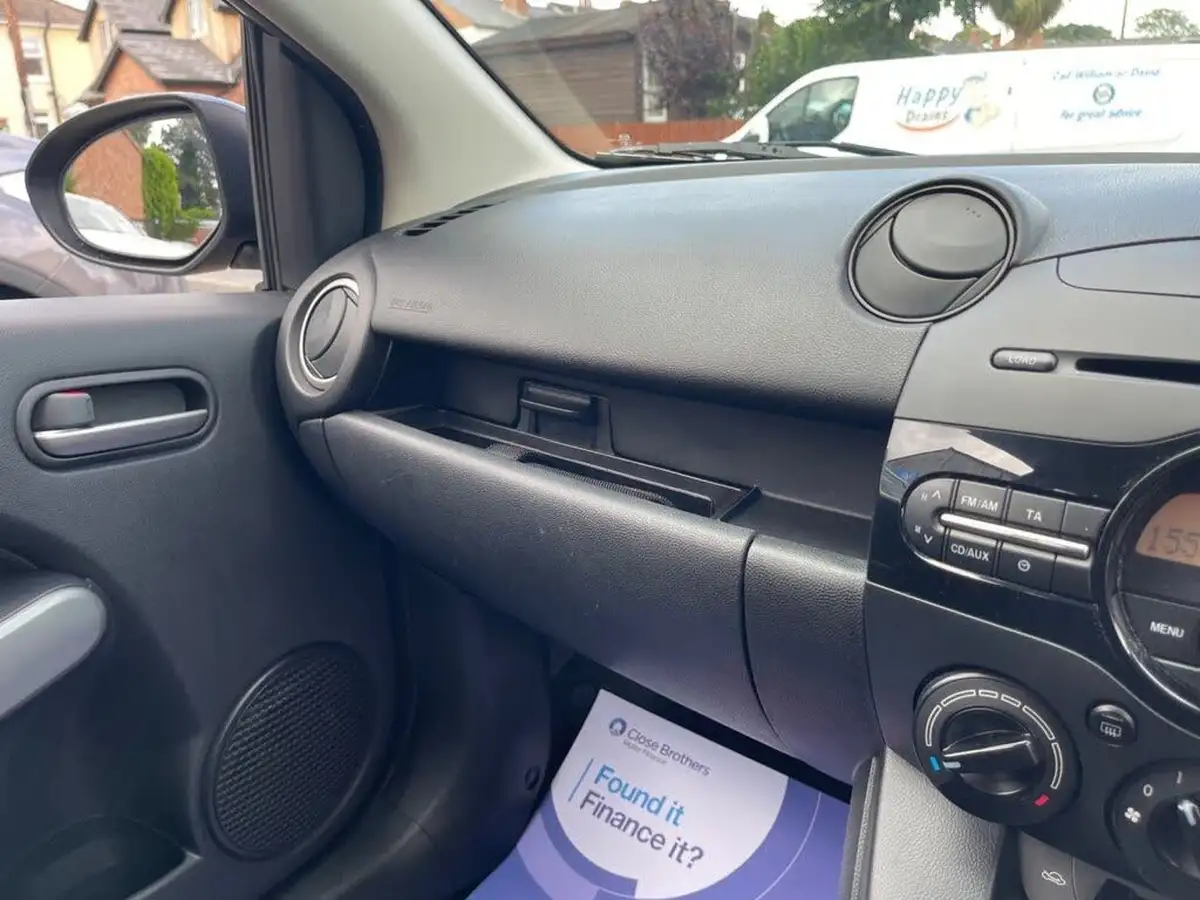 2011-mazda-mazda2-13-tamura-5d-big-12