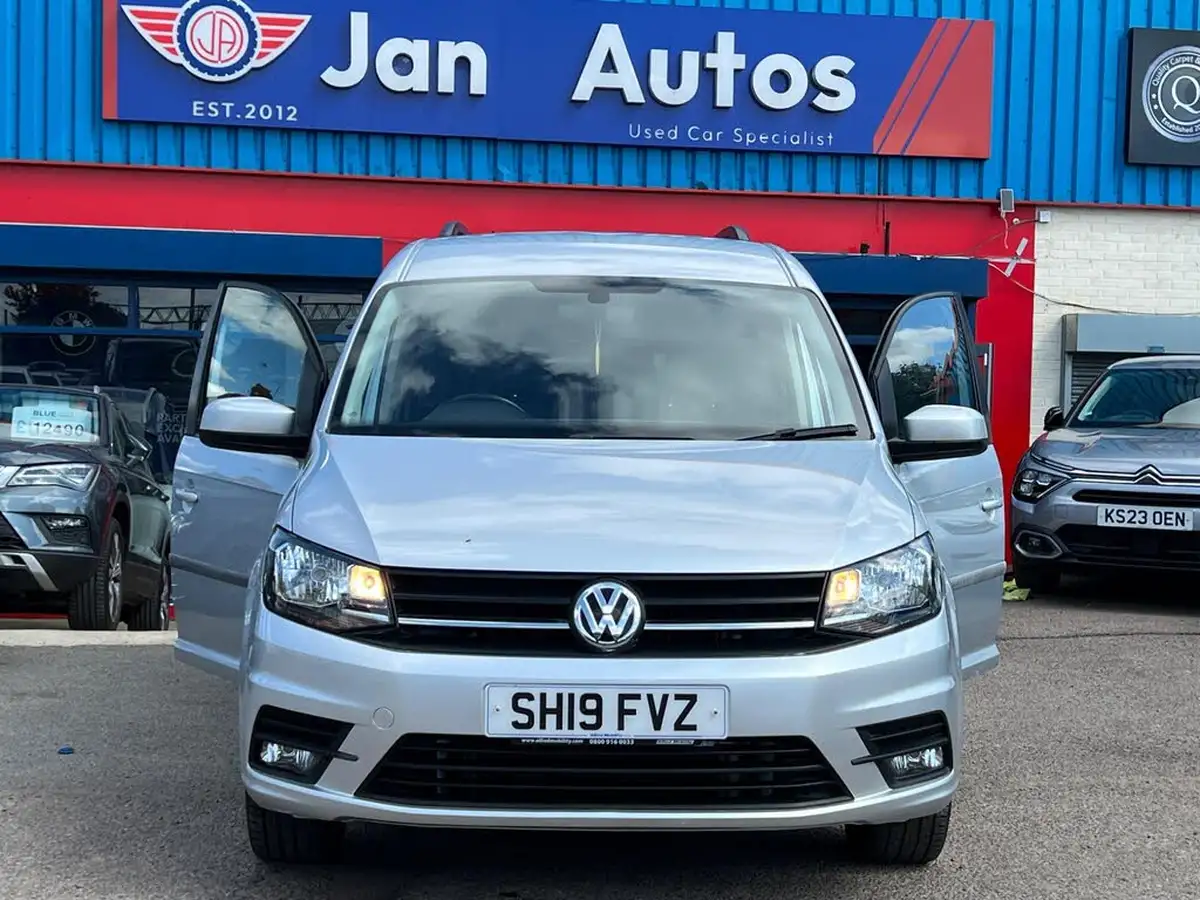 2018-volkswagen-caddy-maxi-life-14-tsi-c20-dsg-big-8
