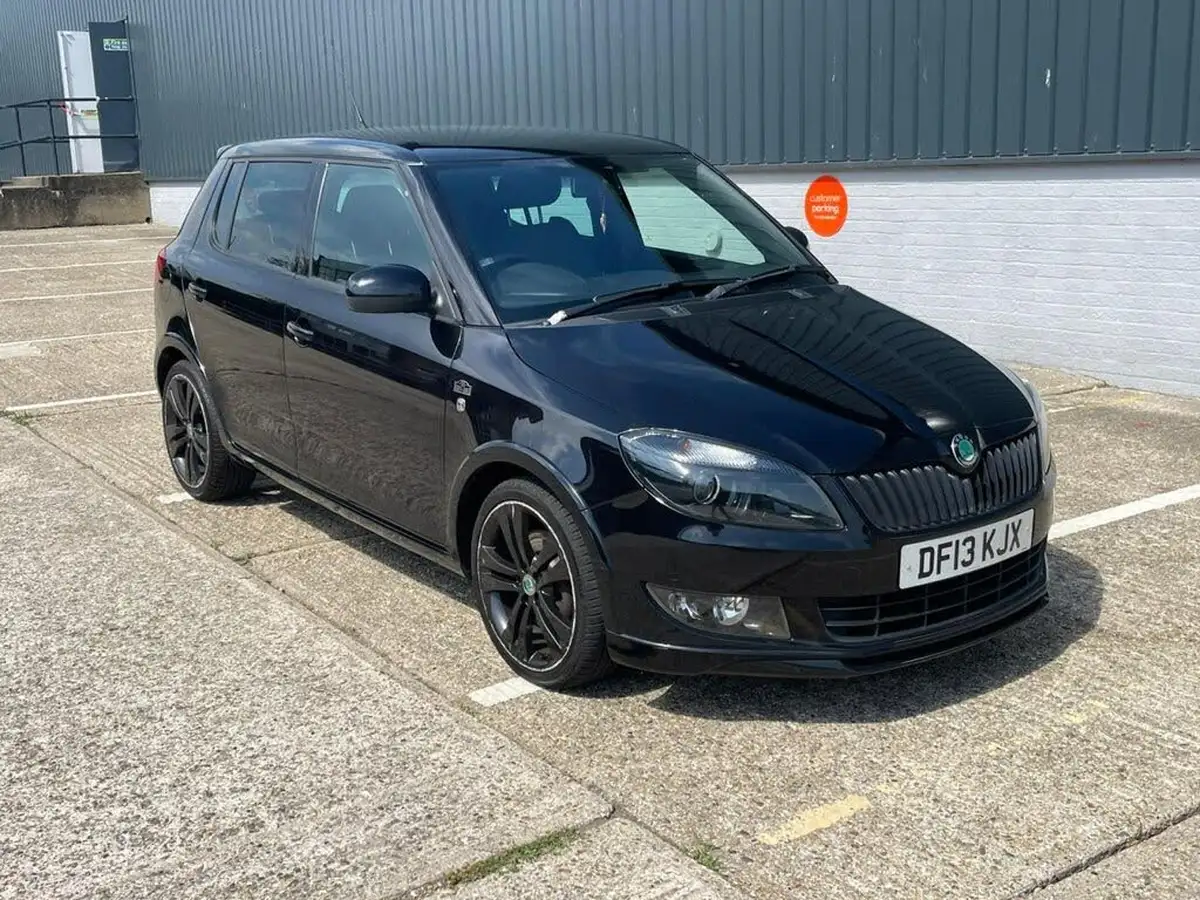 2013-skoda-fabia-16td-monte-carlo-big-60