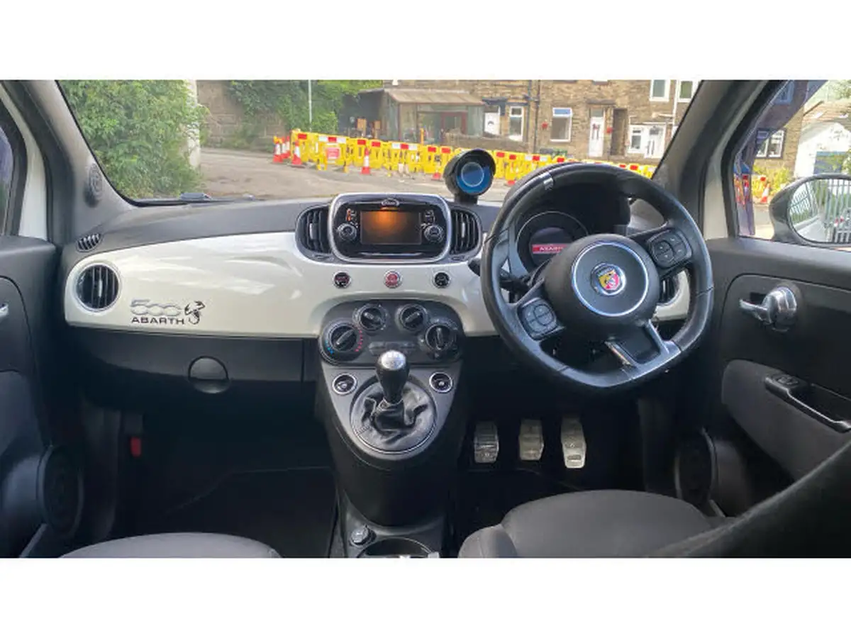 2018-abarth-595-14-tjet-big-9