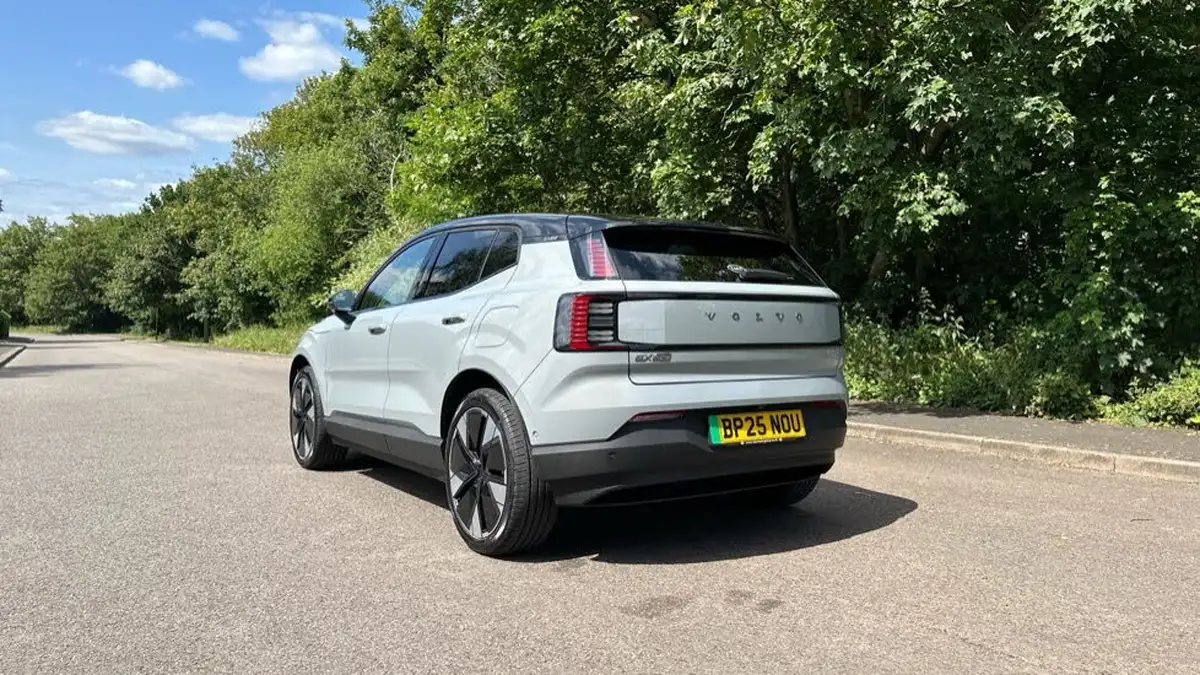 2025-volvo-ex30-e-single-motor-ultra-big-42
