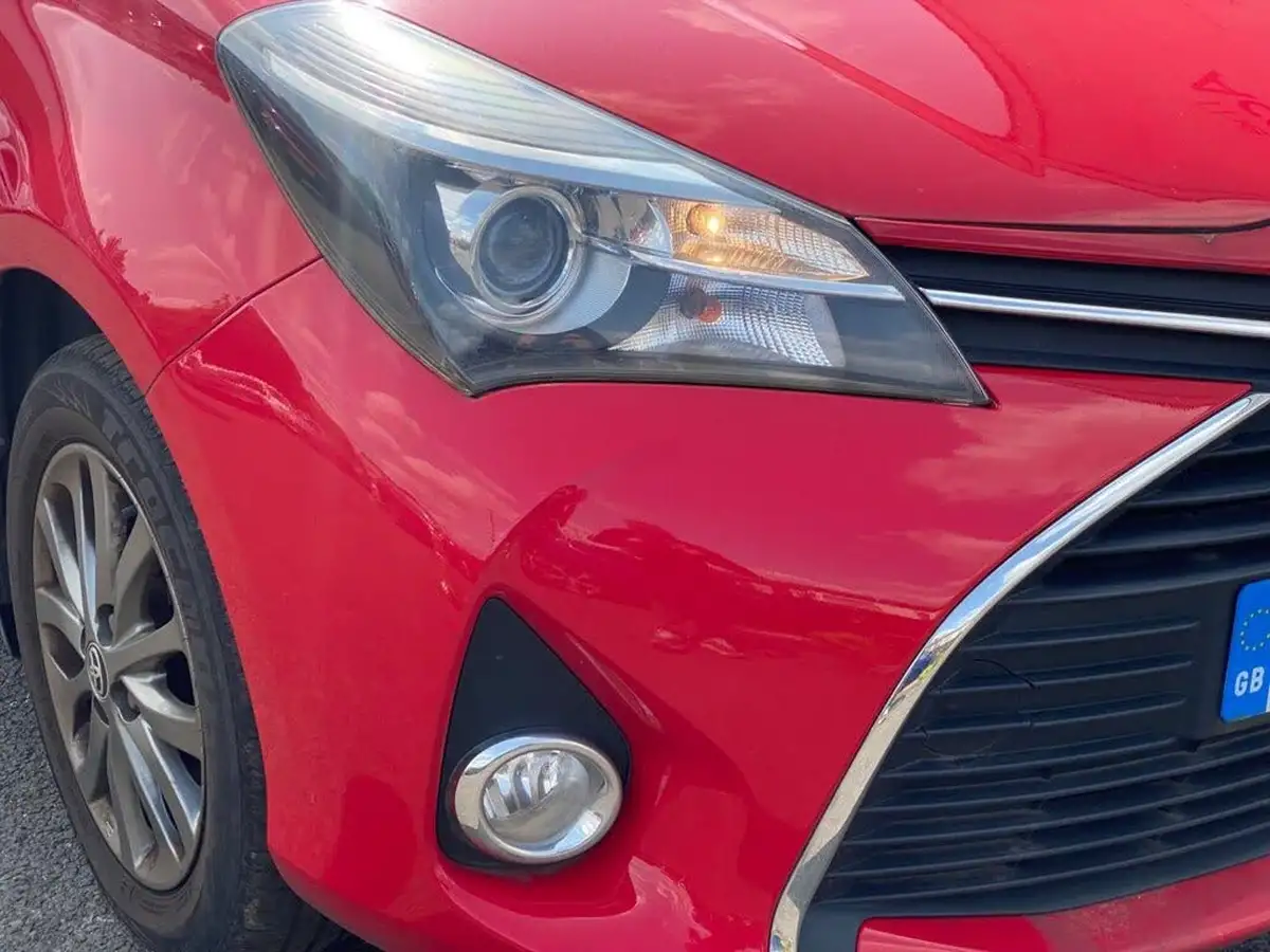 2017-toyota-yaris-133-icon-5d-big-29