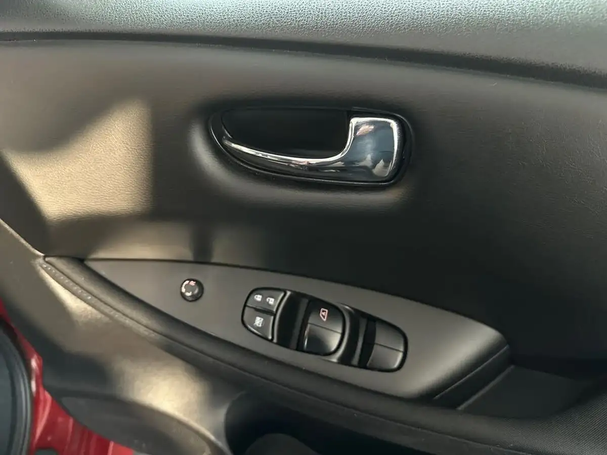 2021-nissan-leaf-e-acenta-big-24