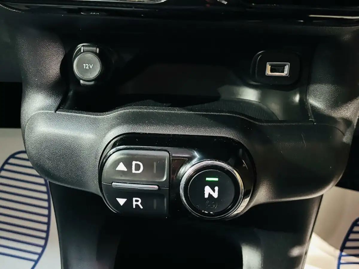 2016-citroen-c4-cactus-16bluehdi-flair-ss-etg6-big-19