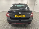 2019-skoda-octavia-20-tsi-vrs-challenge-hatchback-dsg-small-5