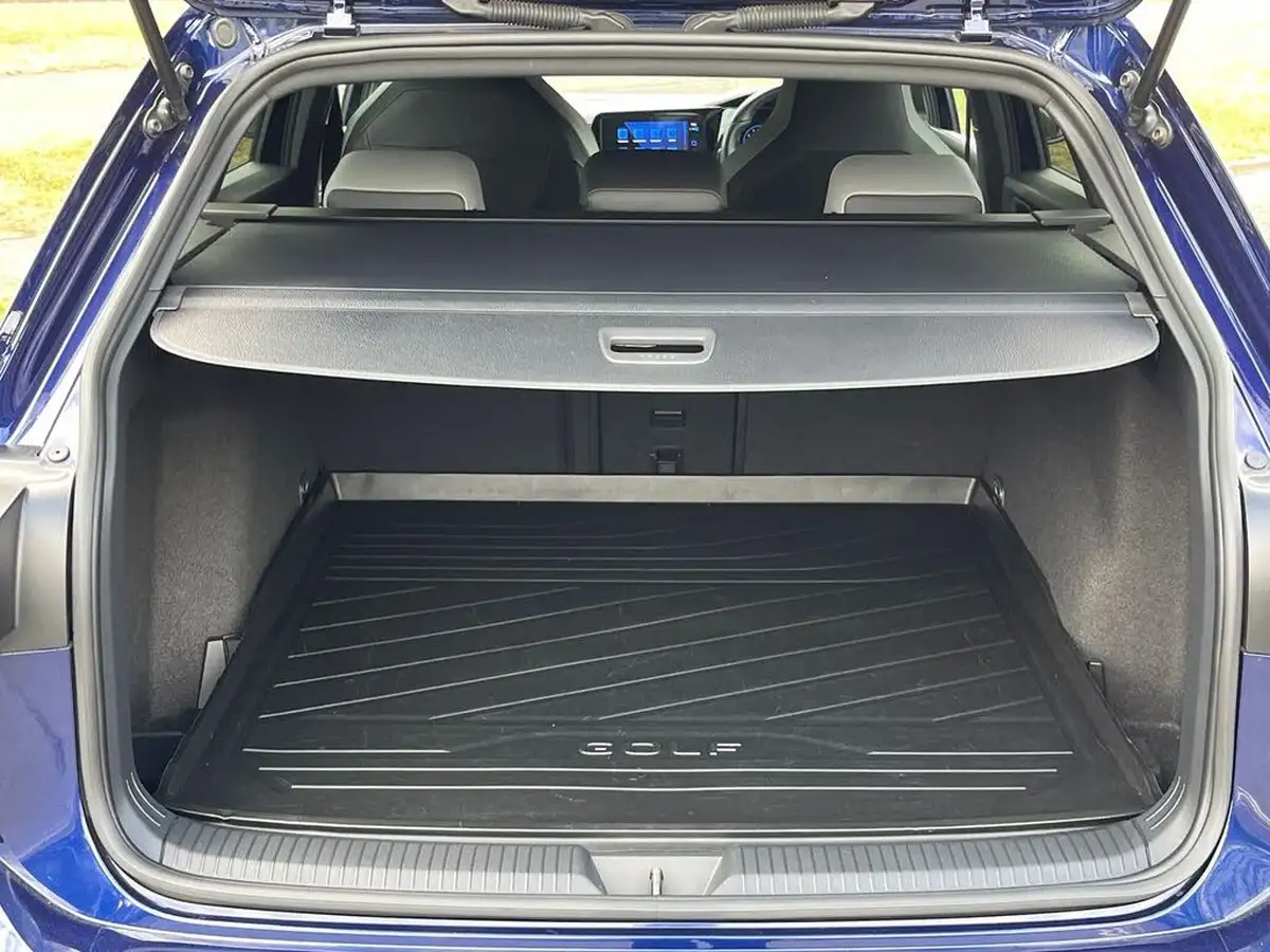 2021-volkswagen-golf-15-etsi-r-line-150ps-estate-big-10