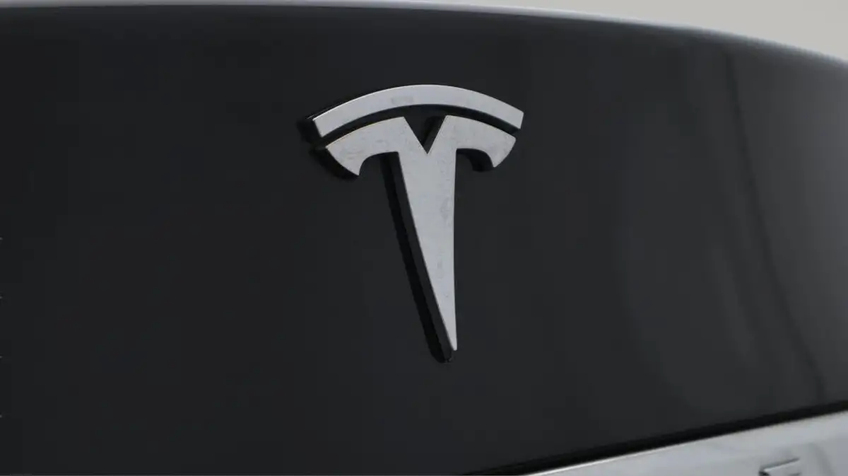 2020-tesla-model-s-e-long-range-big-22