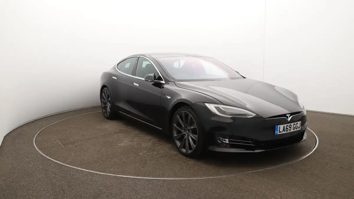2020-tesla-model-s-e-long-range-big-46