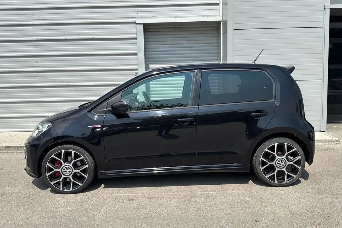 2018-volkswagen-up-10-gti-5d-big-31