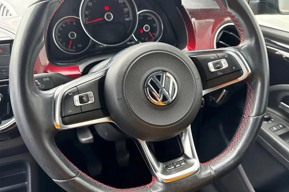 2018-volkswagen-up-10-gti-5d-big-59