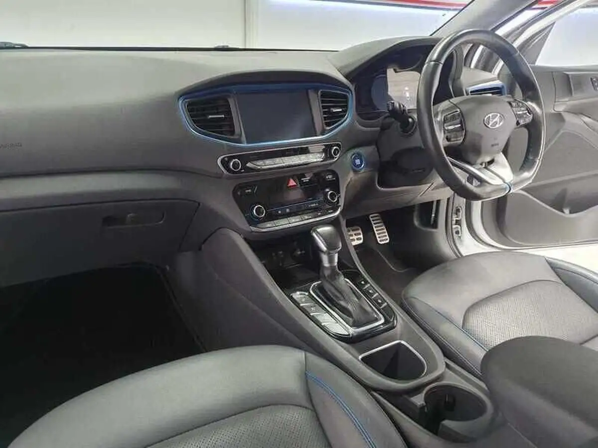 2019-hyundai-ioniq-16-gdi-premium-se-hybrid-big-21