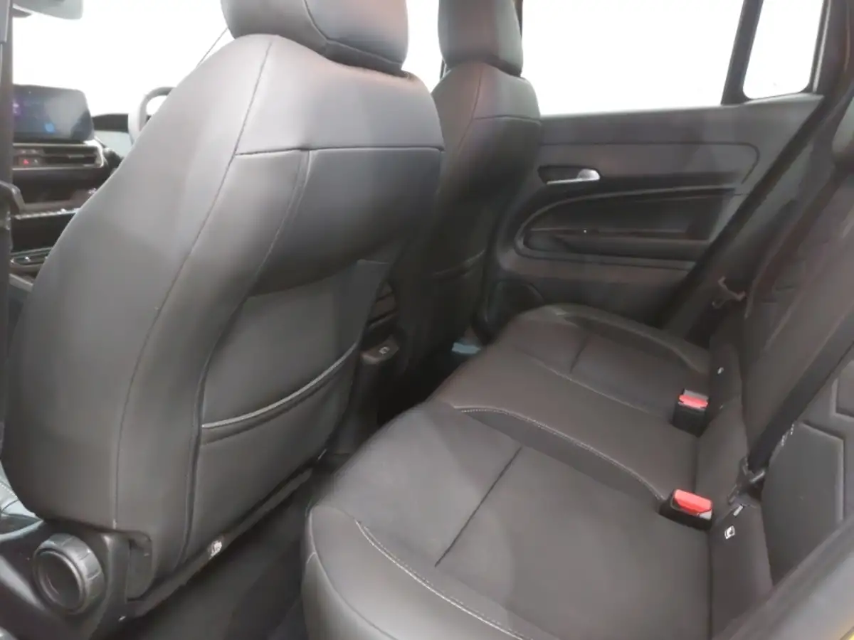 2024-jeep-avenger-e-summit-big-5