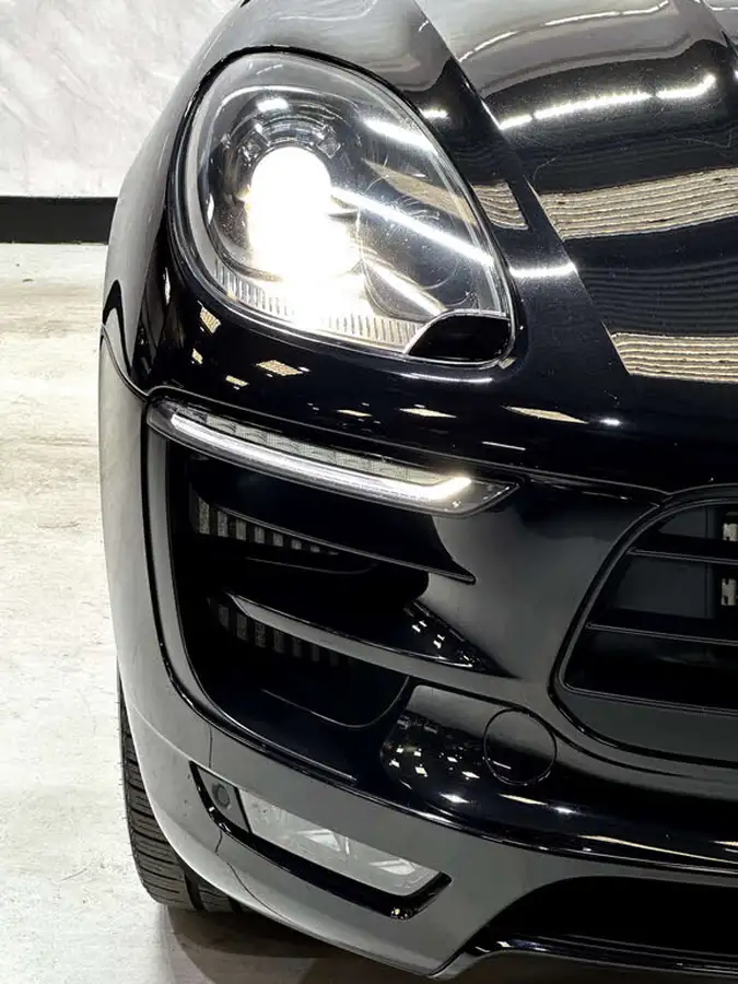 2016-porsche-macan-30-gts-big-14