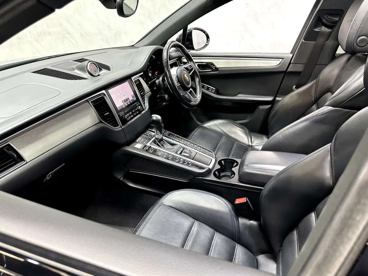 2016-porsche-macan-30-gts-big-38
