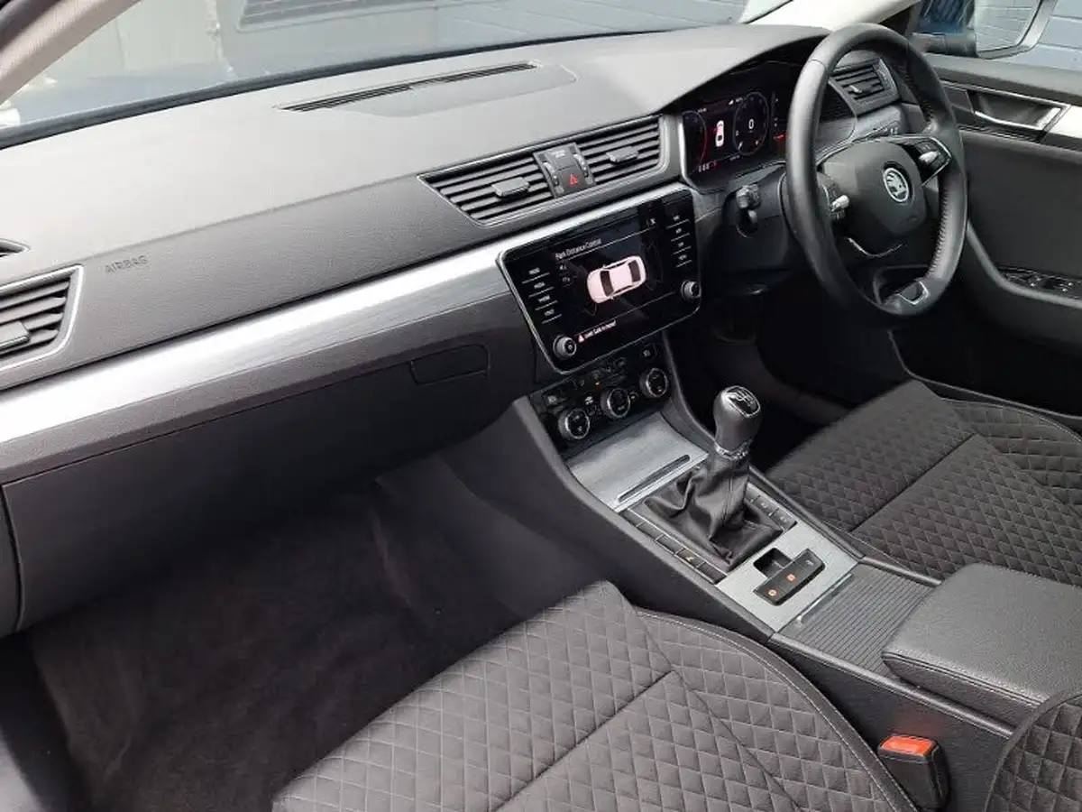 2022-skoda-superb-15-tsi-se-hatchback-big-4