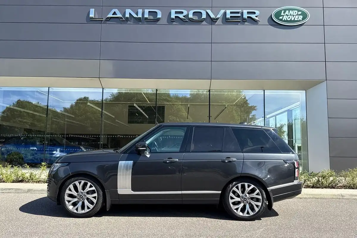 2021-land-rover-range-rover-30-p400-vogue-se-big-7