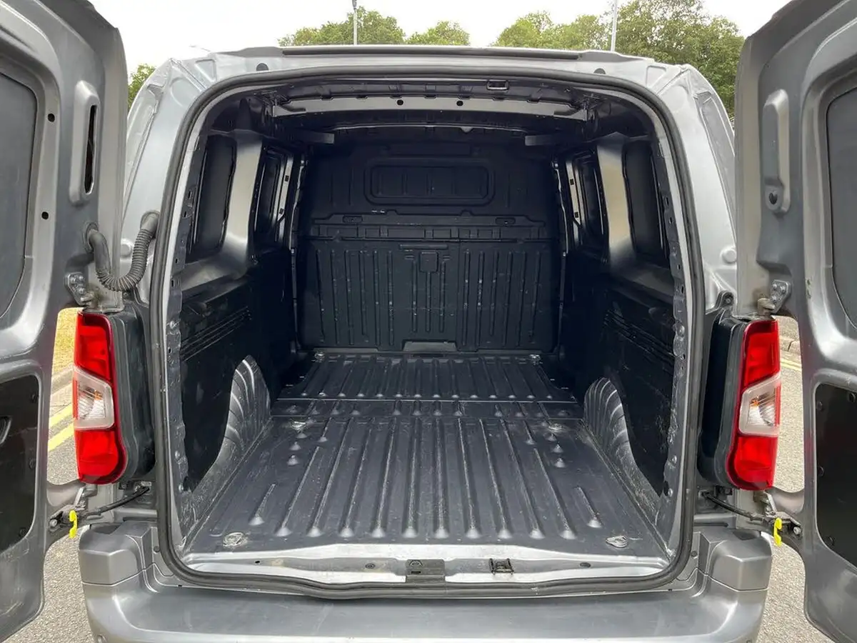 2019-vauxhall-combo-16cdti-le-nav-2300-l2h1-big-10