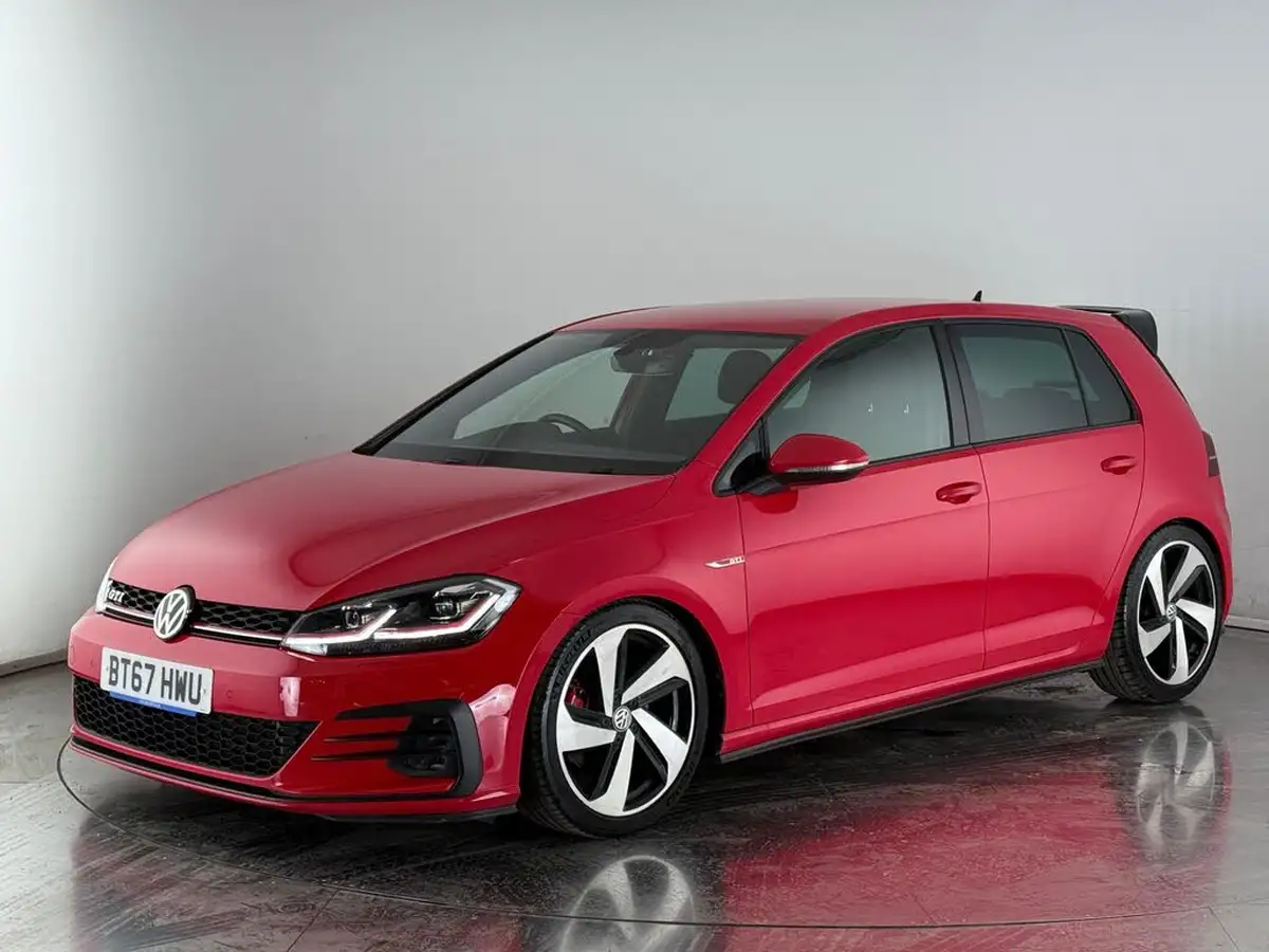2017-volkswagen-golf-20-tsi-gti-230ps-ss-5d-dsg-big-3