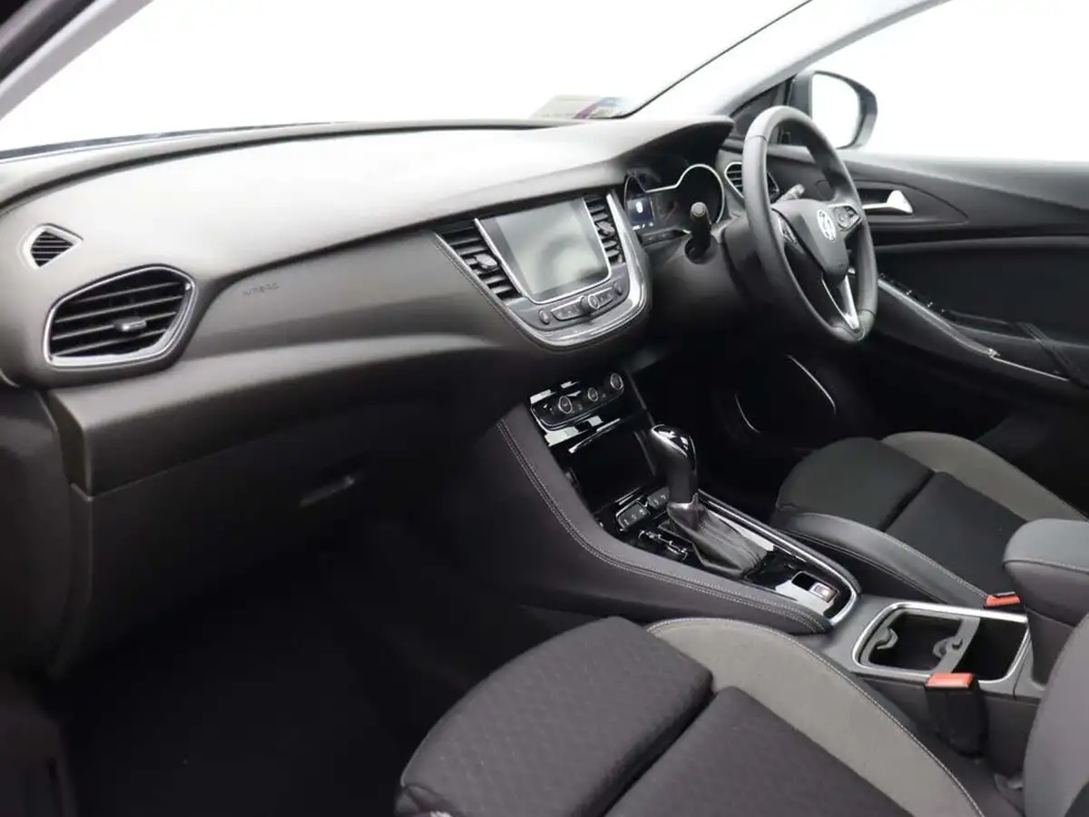 2019-vauxhall-grandland-x-12-tech-line-nav-auto-big-10